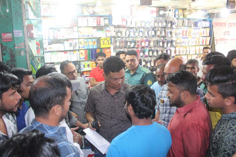 সিটিহার্ট মার্কেটে দোকান নিয়ে দ্বন্দ