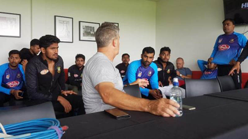 বাংলাদেশ দল নিরাপদে