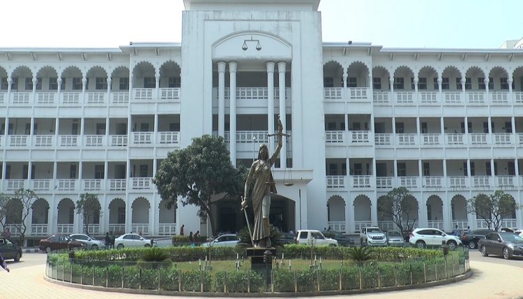 ঢাকাকে ‘প্রতিবেশ সঙ্কটাপন্ন’ ঘোষণা করা উচিৎ: হাইকোর্ট