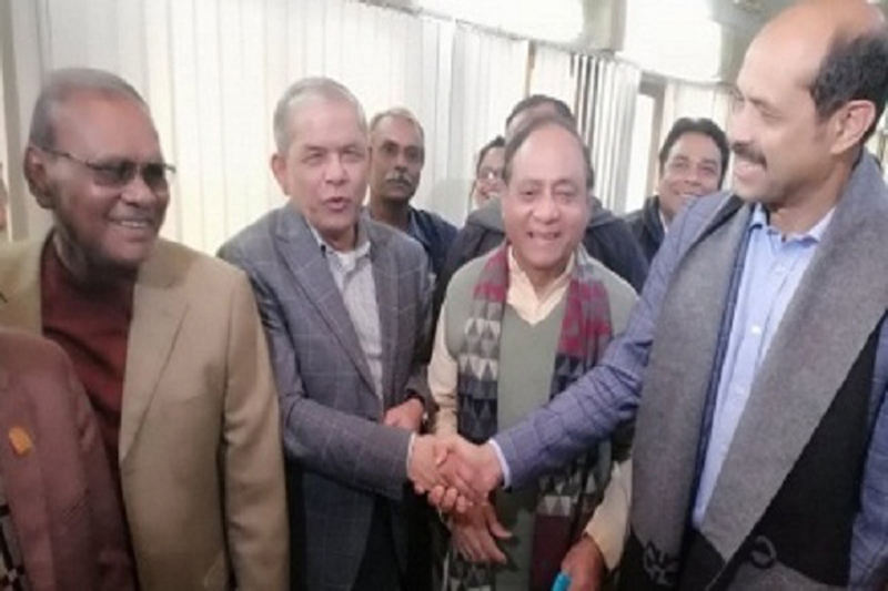 মির্জা ফখরুলের কাছে ভোট চাইলেন আতিকুল