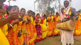 নওগাঁয় সাঁওতাল সম্প্রদায়ের সহরাই উৎসব