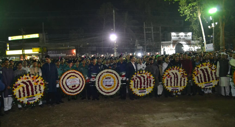 ভালোবাসা আর শ্রদ্ধায় ভাষা শহীদদের স্মরণ