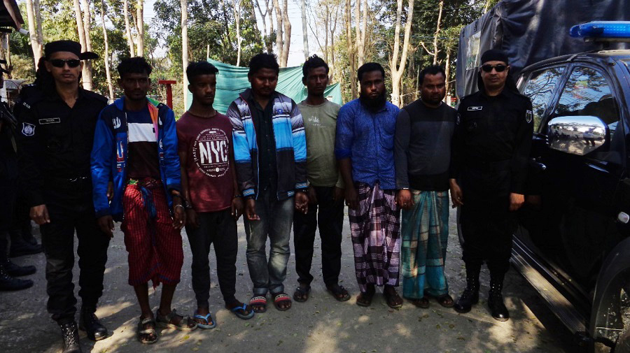 ছাতকে নৌপথে চাঁদাবাজি, গ্রেফতার ৬