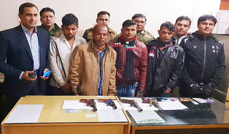 সিরাজগঞ্জে ৪টি শুটার গানসহ গ্রেপ্তার ৪