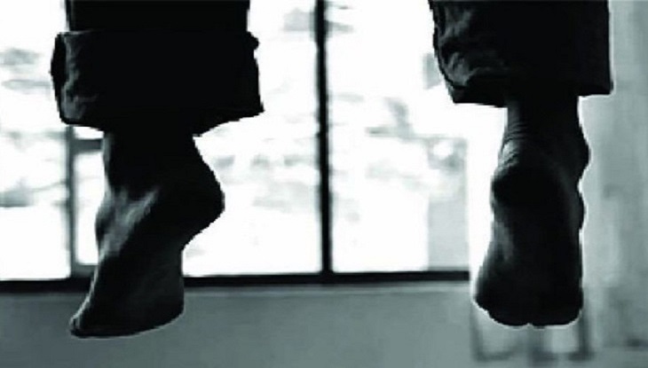 ঈশ্বরদীতে কলেজছাত্রীর ঝুলন্ত লাশ