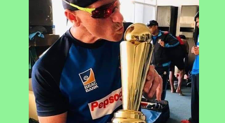 ‘রিচার্ড স্টোনিয়ে’ মুগ্ধতায় বাংলাদেশ