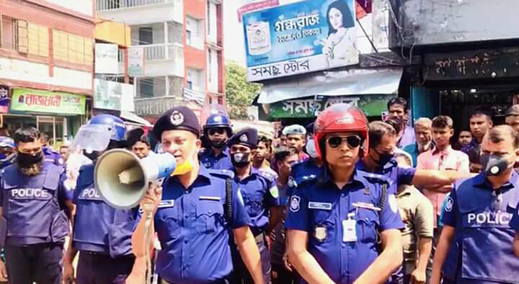 ছাতকে পুলিশের সচেতনতামুলক মাইকিং ও বাজার মনিটরিং
