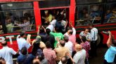 সারাদেশে গণপরিবহন বন্ধ ঘোষণা