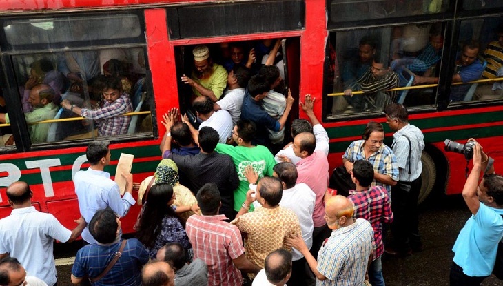 সারাদেশে গণপরিবহন বন্ধ ঘোষণা