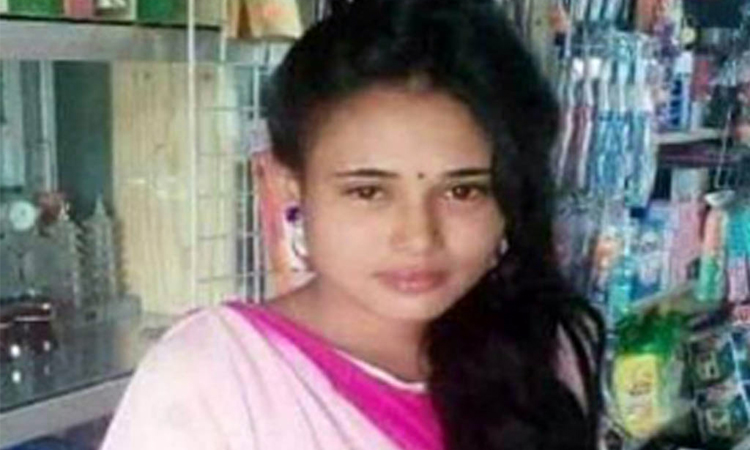 অষ্টমী বেছে নিল আত্মহননের পথ
