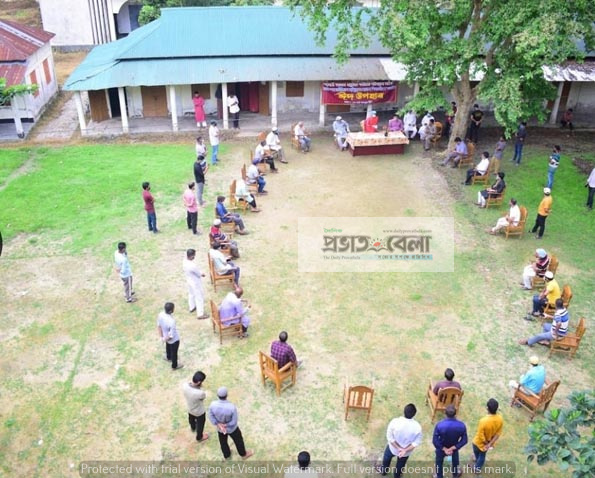 রাজনগর আইডিয়াল স্কুলের প্রাক্তন শিক্ষার্থীদের উদ্যোগে অর্থ বিতরণ