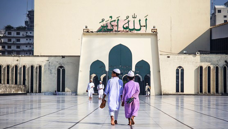 মসজিদে নামাজের অনুমতি