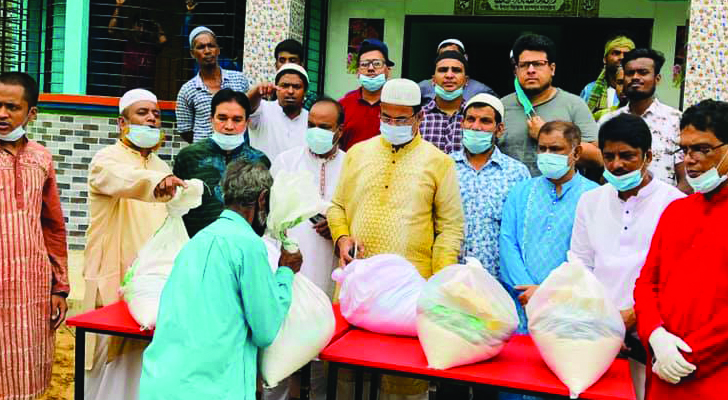 জৈন্তাপুরে দশ হাজার মানুষের মাঝে খাদ্যসামগ্রী বিতরণের উদ্বোধন করলেন এড. নাসির উদ্দিন খান