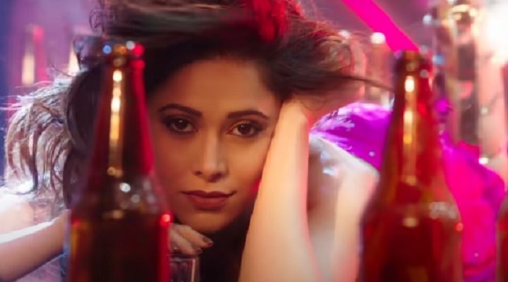 নুসরাতের ‘হট লুক’ আর সেই লাল ‘ব্রালেট’ নিয়ে বাবার জিজ্ঞাসা