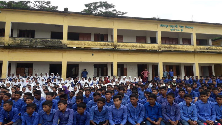 ছাতকের মঈনপুর উচ্চ বিদ্যালয়ে ফলাফল বিপর্যয়, সামাজিক মাধ্যমে তুলোধুনো