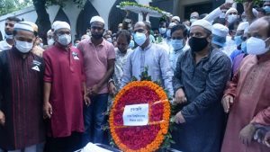 প্রফেসর এমাজ উদ্দিনের মরদেহে ঢাবি শিক্ষক সমিতির শ্রদ্ধাঞ্জলী