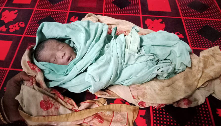 বরগুনায় নবজাতক উদ্ধার!