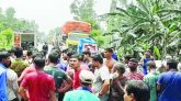 গাইবান্ধায় মাইক্রোবাস চাপায় নিহত ৩