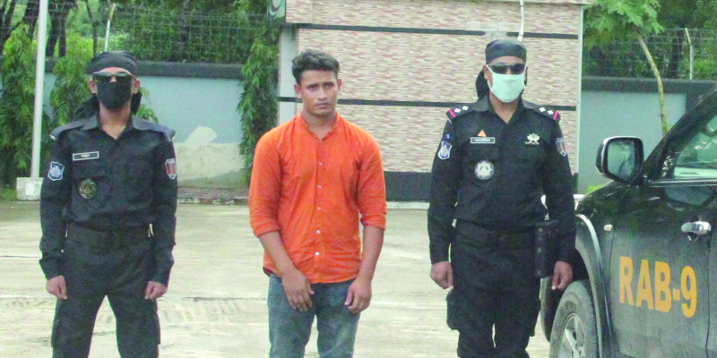 বিশ্বনাথে ভারতীয় বিড়িসহ চোরাকারবারি গ্রেফতার