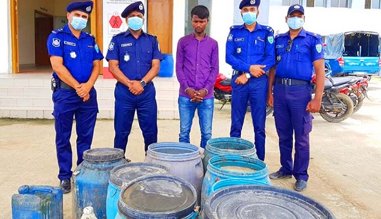 দক্ষিণ সুনামগঞ্জে বিপুল পরিমাণ চোলাই মদসহ গ্রেফতার ১