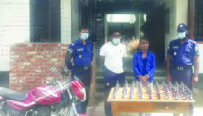 পত্নীতলায় পুলিশের অভিযানে মাদকসহ আটক ২