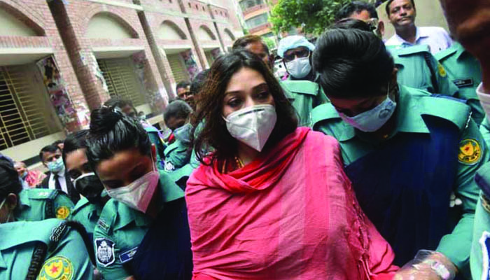 ডা. সাবরিনার বিরুদ্ধে ইসি’র মামলা