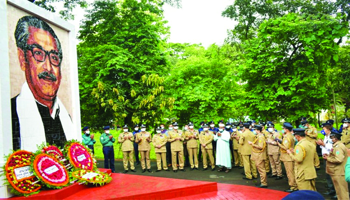 সিলেটে বঙ্গবন্ধুর প্রতিকৃতিতে শ্রদ্ধা নিবেদন