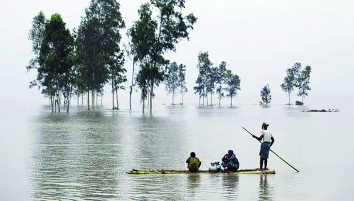 জোয়ারে ভাসছে উপকূল