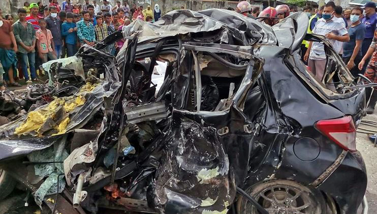 ময়মনসিংহে বাস-প্রাইভেটকার সংঘর্ষে নিহত ৬