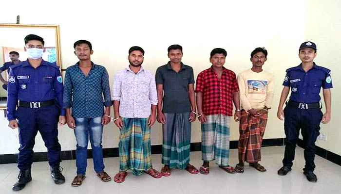 দোয়ারাবাজারে ৫ জুয়াড়ি আটক