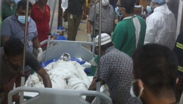 মসজিদে এসি বিস্ফোরণ: মৃত্যু বেড়ে ১২