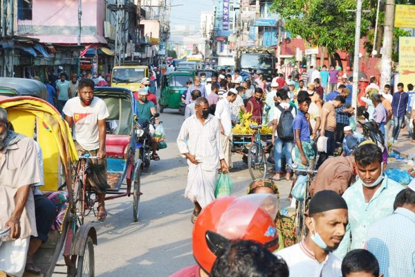 মার্কেট-শপিংমলে স্বাস্থ্যবিধি অমান্য, অ্যাকশনে যাচ্ছে সরকার
