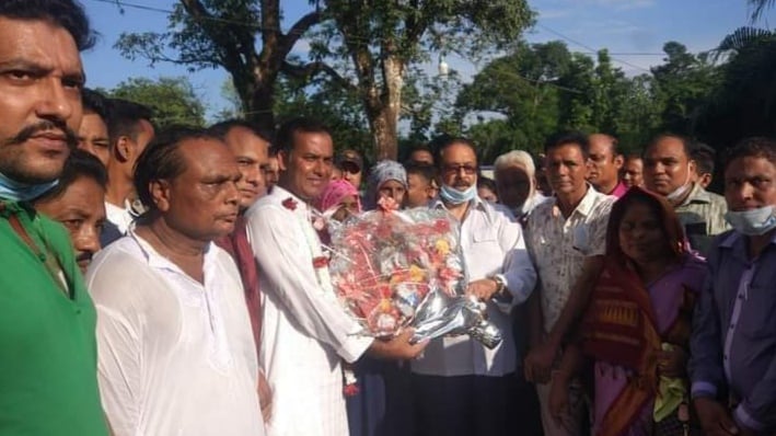 জেলা পরিষদের ওয়ার্ড সদস্য নির্বাচিত হওয়ায় কয়েসকে অভিনন্দন