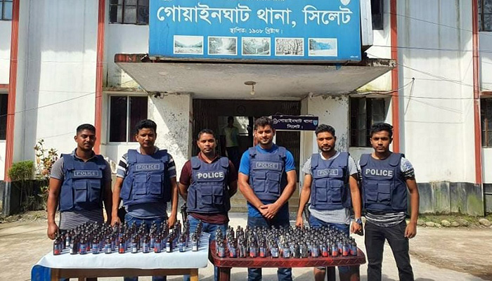 গোয়াইনঘাটে ২০০ বোতল ফেনসিডিল উদ্ধার