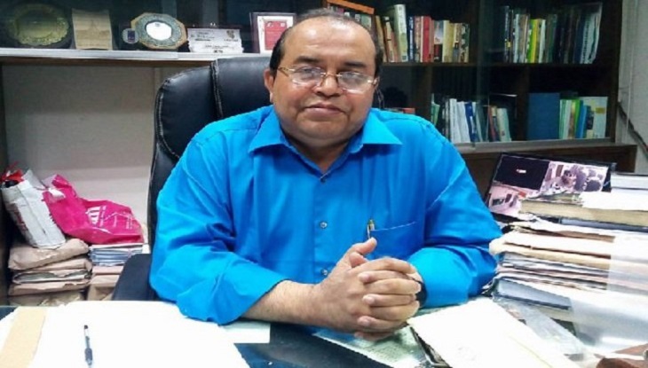 সালাম নিয়ে বিতর্কিত মন্তব্য : ঢাবি অধ্যাপকের বিরুদ্ধে মামলা