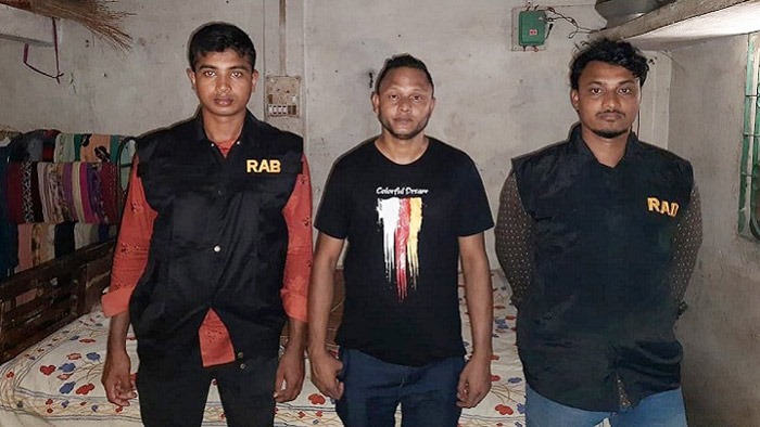 সাকিবকে হত্যার হুমকীদাতা যুবক গ্রেফতার