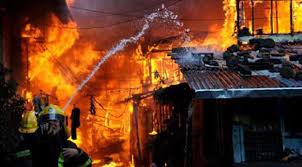 মিরপুরের বস্তিতে অগ্নিকান্ডে অর্ধশতাধিক ঘর পুড়ে ছাই