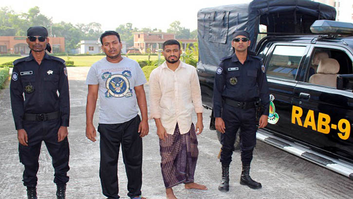 গোলাপগঞ্জ থেকে অস্ত্রসহ গ্রেপ্তার ২
