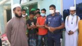 মসজিদে প্রেমিকাসহ ইমাম আটক