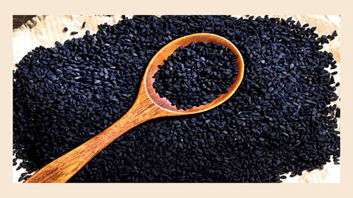 চুল পড়া কমায় কালোজিরা