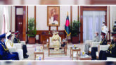 প্রধানমন্ত্রীর সঙ্গে সাক্ষাৎ করলেন তিন বাহিনী প্রধান
