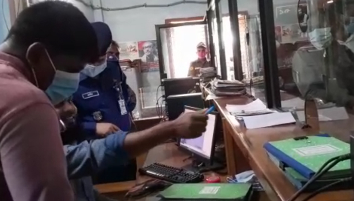 জীবননগরে সোনালী ব্যাংকে দিনদুপুরে ডাকাতি