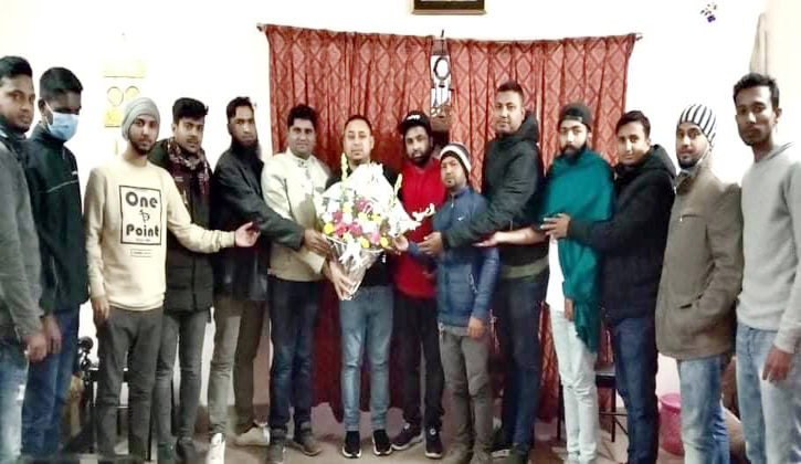 ফ্রান্স বিএনপি নেতা এপলো মির্জাকে সিলেট ছাত্রদলের ফুলেল শুভেচ্ছা
