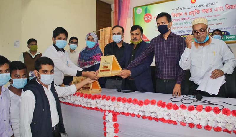 বড়লেখায় বিজ্ঞান মেলা অনিুষ্ঠিত
