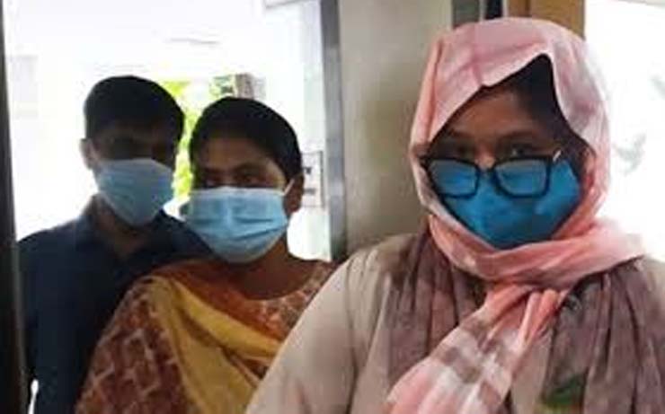এমপি পাপুলের স্ত্রী-মেয়ের আত্মসমর্পণ