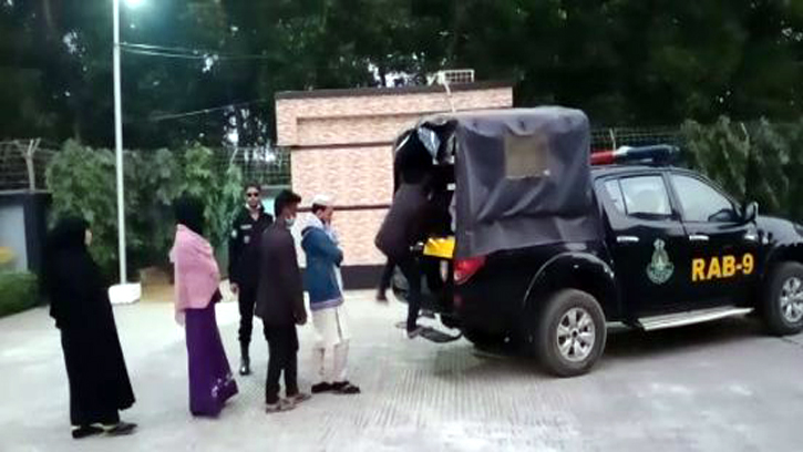 সিলেটের দক্ষিন সুরমা থেকে ১৪ রোহিঙ্গা আটক