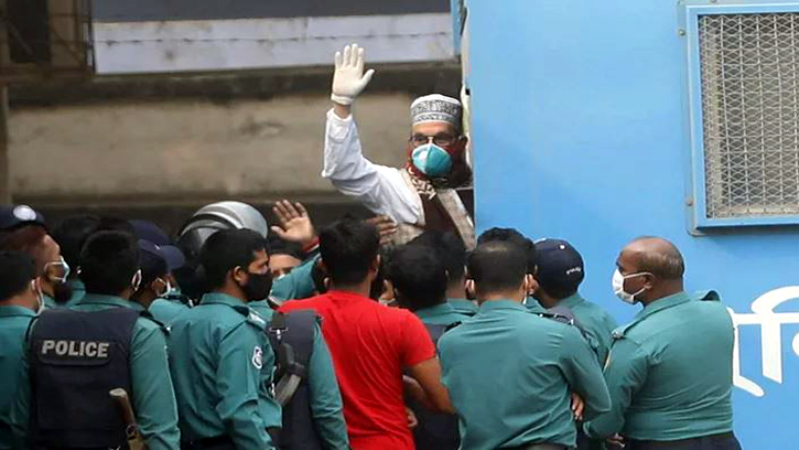 আদালতে দেলওয়ার হোসেন সাঈদী