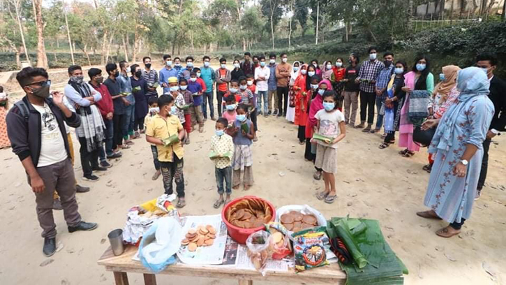 প্রথম আলো বন্ধুসভা সিলেটের ‘পিঠা উৎসব’ অনুষ্ঠিত