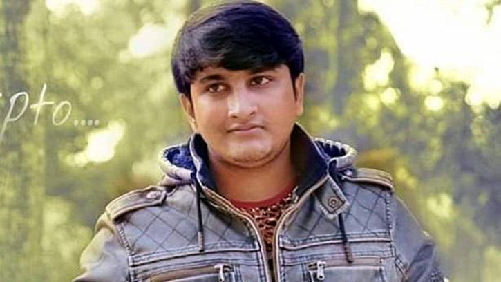 মডেল বানানোর প্রলোভনে কিশোরীকে ধর্ষণ