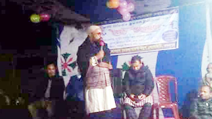 গোলাপগঞ্জের রুস্তমপুরে ২য় নাইট মিনিবার ফুটবল টুর্নামেন্টের উদ্বোধন